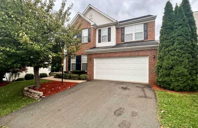 Stunning 4 Bedroom 3.5 Bathroom Colonial In Popular Blooms Mill Community - 8021 Towering Oak Way, Yorkshire, VA 20111
