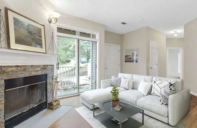 47 Bradford Commons Lane - 1 photos photos