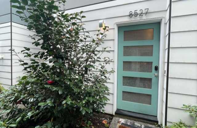 3Bd/2.5Ba Seattle Townhome Gallery 1
