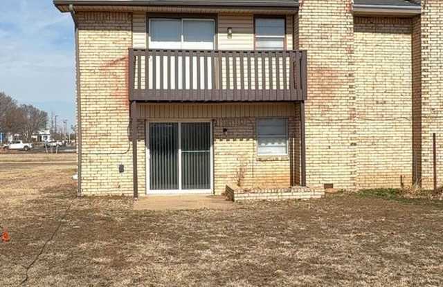 2 Bedroom 1.5 Bath Duplex Gallery 4