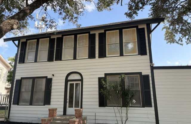 704 West Richard Avenue - B2 Gallery 2