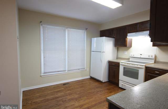 7927 BIRCHTREE COURT Gallery 4