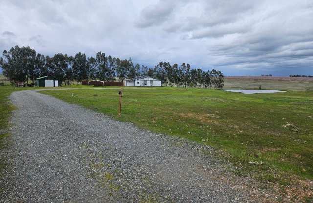 Spacious Home on 5 Acres For Rent! photos photos