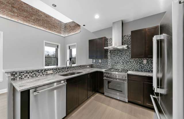 560 Madison Gallery 4
