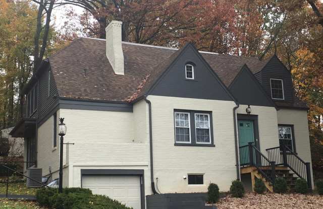 500 MOUNTAIN VIEW DR - 500 Mountain View Drive, Staunton, VA 24401