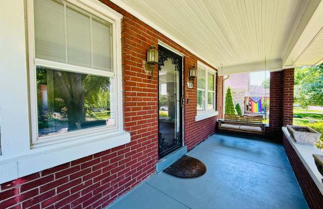 Charming 5 Bedroom 2 Bath Home located in Audubon Park Gallery 3