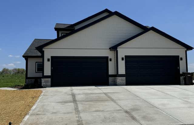 6570 Vista Valley Gallery 2