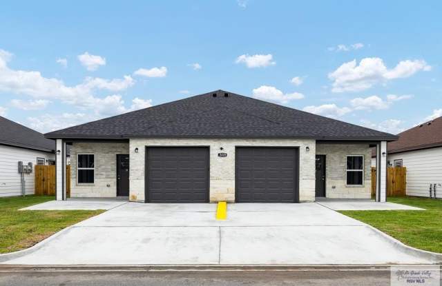 2228 N VALLEY CIRCLE Gallery 1
