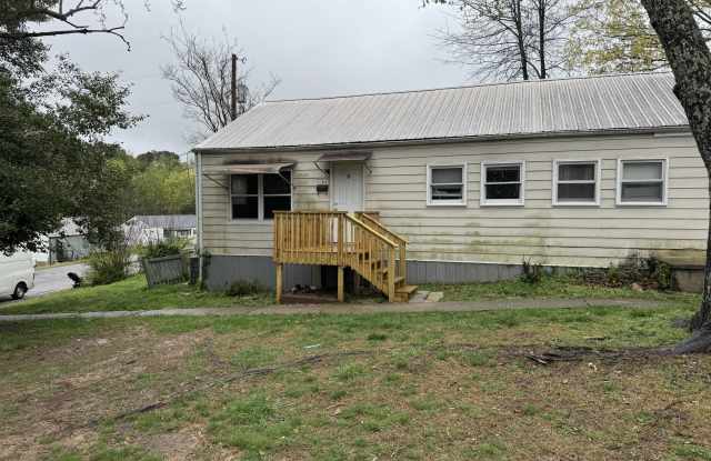 124 Hamilton Cir - 124 Hamilton Circle, Oak Ridge, TN 37830 124 Hamilton Cir - 124 Hamilton Circle, Oak Ridge, TN 37830