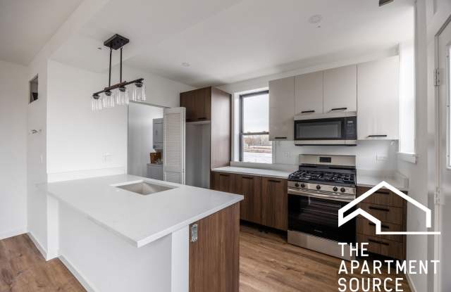 4410 North Greenview Avenue photos photos