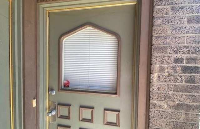 1112 South Boyle Avenue Gallery 3