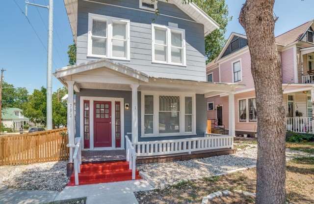 732 N PINE ST unit: 1 photos photos