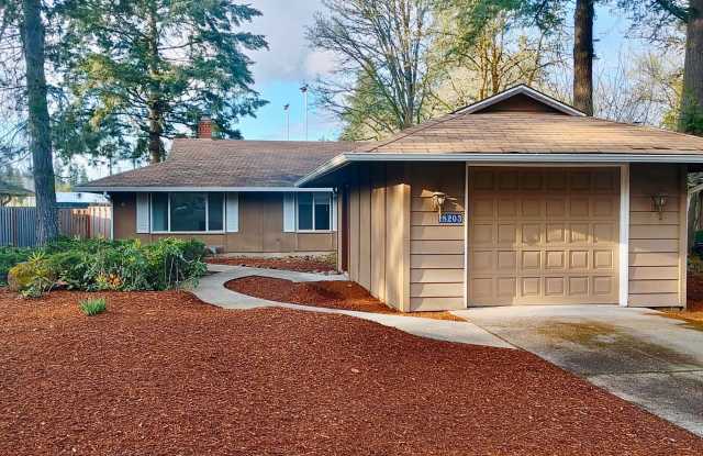 Tastefully Remodeled Pet Friendly 3 Bedroom Home with New Appliances, Carpet, Paint Located In Lake Oswego. photos photos