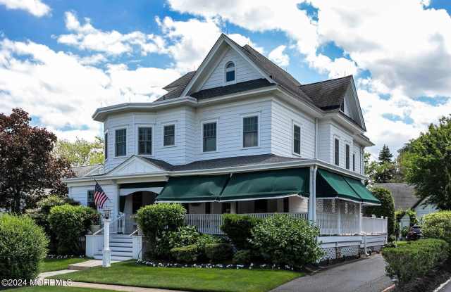 109 Washington Avenue Gallery 2