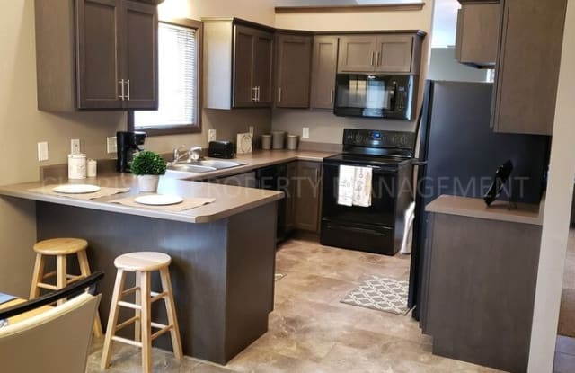 4302 North Pennsylvania Avenue - 4302 North Pennsylvania Avenue, Sioux Falls, SD 57107