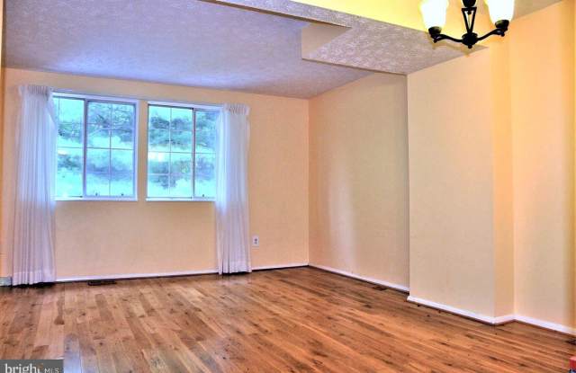 1648 HARVEST GREEN COURT Gallery 2