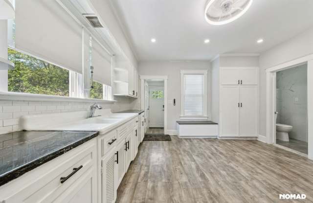 Charming 3BR House in Greenwich photos photos