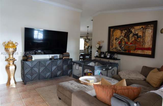 17992 SW 152nd Ct Gallery 2