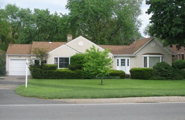 715 Greenwood Road - 715 Greenwood Road, Cook County, IL 60025