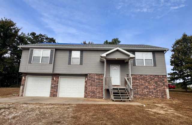 Three Bedroom Home In Waynesville/Freedom School District Gallery 3