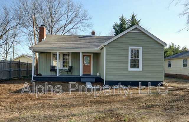 407 S Florida Ave - 407 South Florida Avenue, Welcome, SC 29611