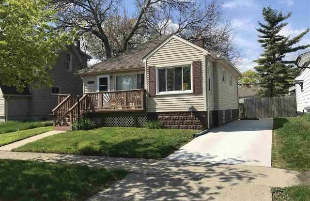 743 E Maxlow Ave - 743 East Maxlow Avenue, Hazel Park, MI 48030