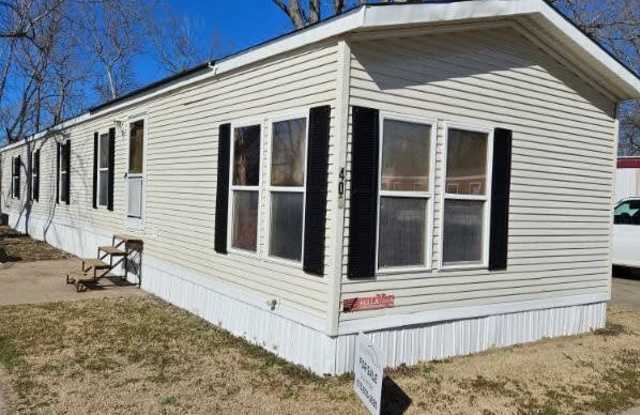 409 Redwood Place - 409 Redwood Place, Manhattan, KS 66502