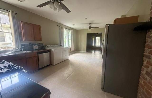 5547 ROSEMARY Place Gallery 3