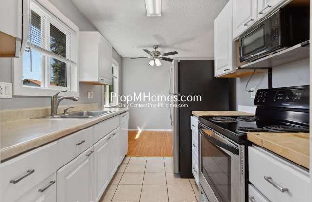 Upper Level 2-Bedroom in Highland – Deck, Garage, and Pet Friendly! photos photos