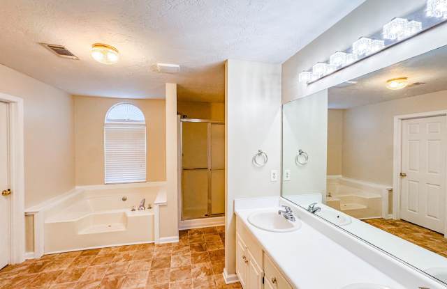 2928 Arrowwood Circle Gallery 3