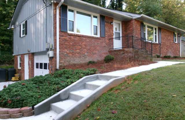 Classic ranch style home with basement for RENT in the Peacehaven area of Winston-Salem. photos photos
