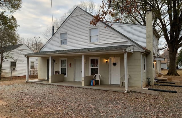 716 Rainbow Avenue - 716 Rainbow Avenue, Burlington, NC 27215