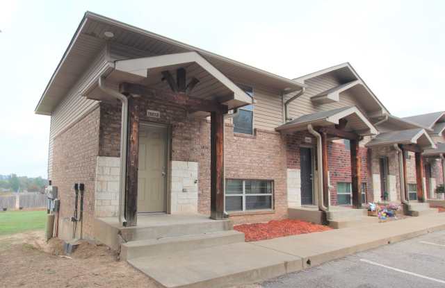 Coming Soon!- 2 Bedroom Duplex in Lindale! Gallery 2