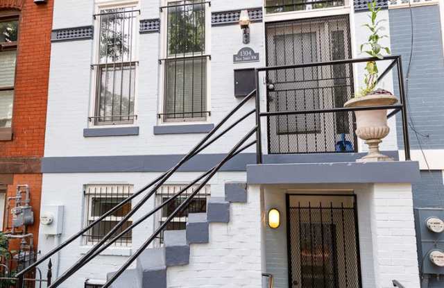 Prime Logan Circle Studio with In-Unit W/D! photos photos