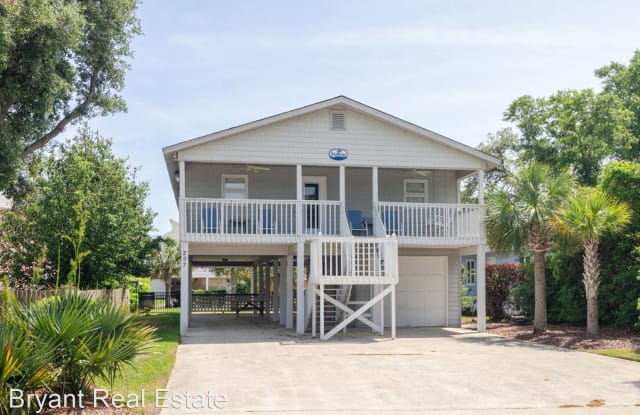 207 Seafarer Drive - 207 Seafarer Drive, Carolina Beach, NC 28428