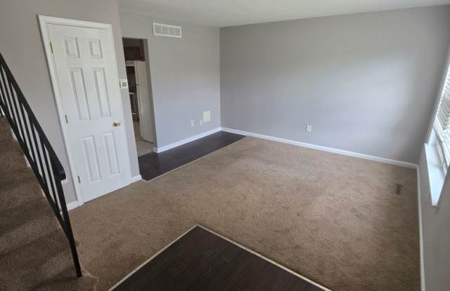 Updated 3-Bedroom Townhome in Edgewood – Great Location! Gallery 1