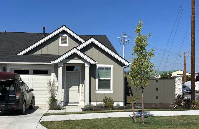 2 Bedroom Duplex – Luderman Crossing - Bend - PENDING APPLICATION - 61607 Southeast Quill Place, Bend, OR 97702