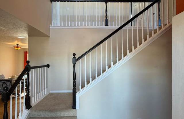 Spacious 3-Bedroom Draper Home with Fenced Yard & 2-Car Garage Gallery 3
