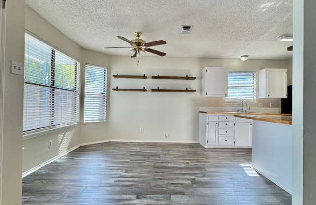 NOW AVAILABLE - 4 Bedroom Home in PaulAnn! Gallery 4