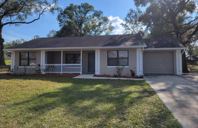 Charming 3-Bedroom Ranch-Style Home in Beautiful Groveland — Your Florida Retreat! photos photos