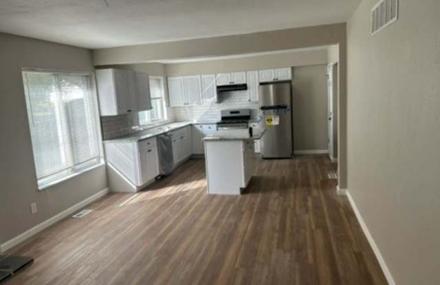 12011 Jerries Ln Gallery 4