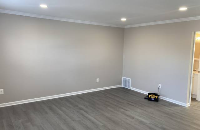 1605 Addison Rd S - 1605 Addison Road South, Walker Mill, MD 20747