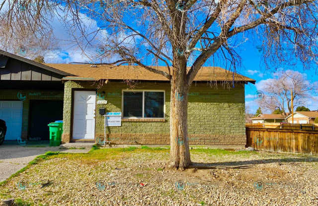 Centrally Located 2 Bedroom Duplex located close to UNR!! photos photos