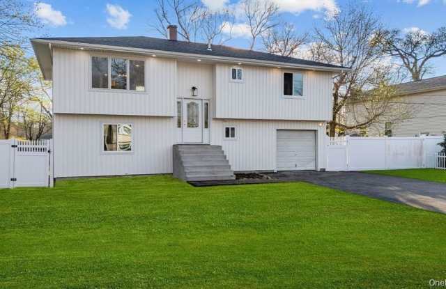 40 Alder Drive Mastic Beach Gallery 1