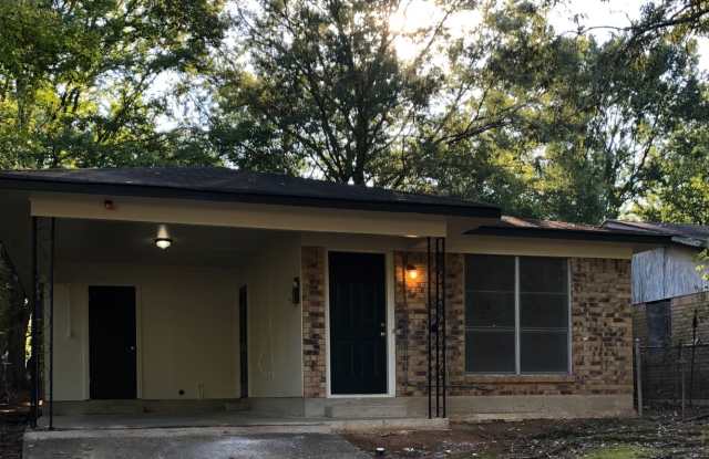 Very nice 3 bedroom/1 bath house with Central Air  Heat photos photos
