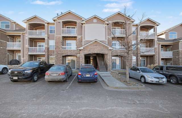 Bright 2-Bedroom Condo with Private Patio  Resort-Style Amenities! - 7440 South Blackhawk Street, Dove Valley, CO 80112