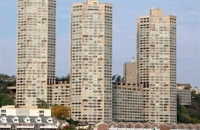 7002 KENNEDY BLVD photos photos