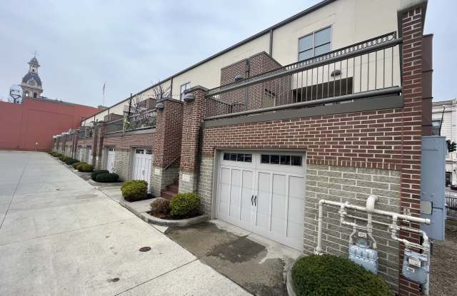 111 N Walnut St photos photos