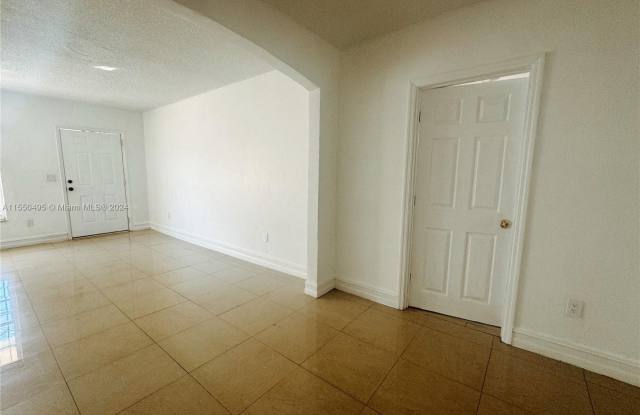 2001 NW 33rd St Gallery 3