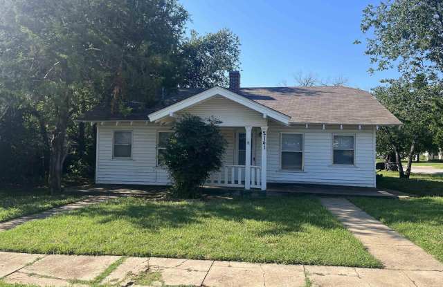 2141 AVENUE K - 2141 Avenue K, Wichita Falls, TX 76309